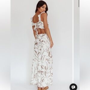 Selfie Leslie Cream and Brown Backless Dress